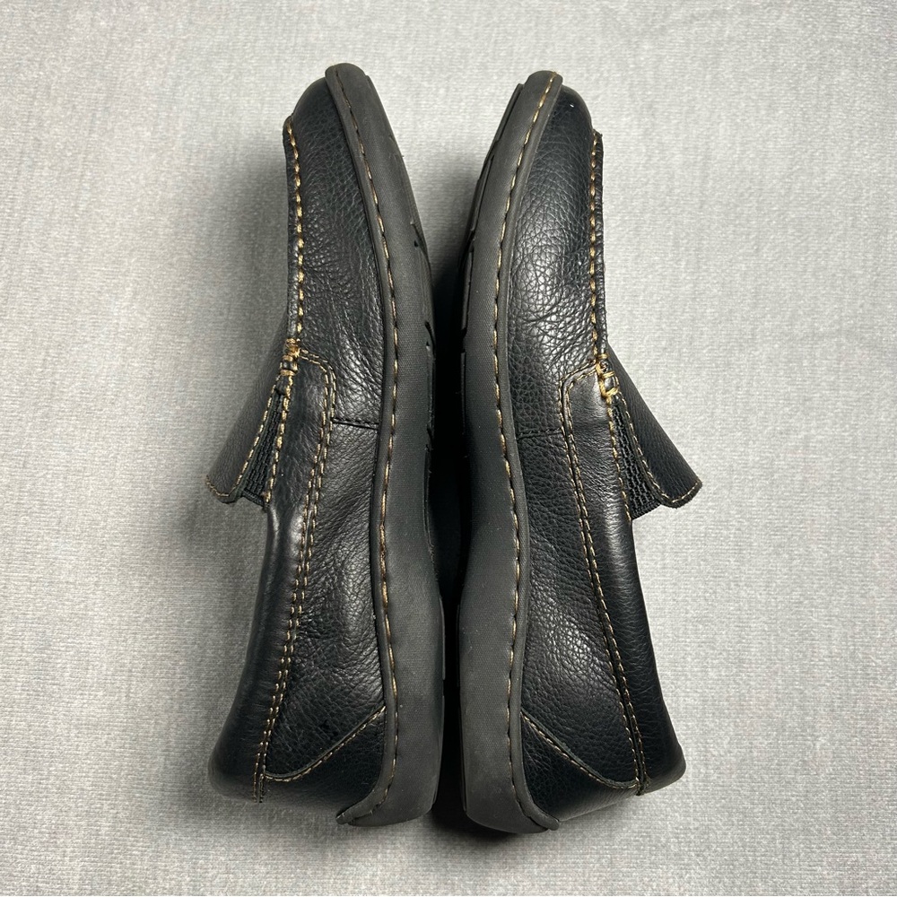 Born Mens Black Leather Moc Toe Slip On Loafers BM0010703 Size 10.5 M - Picture 2 of 6